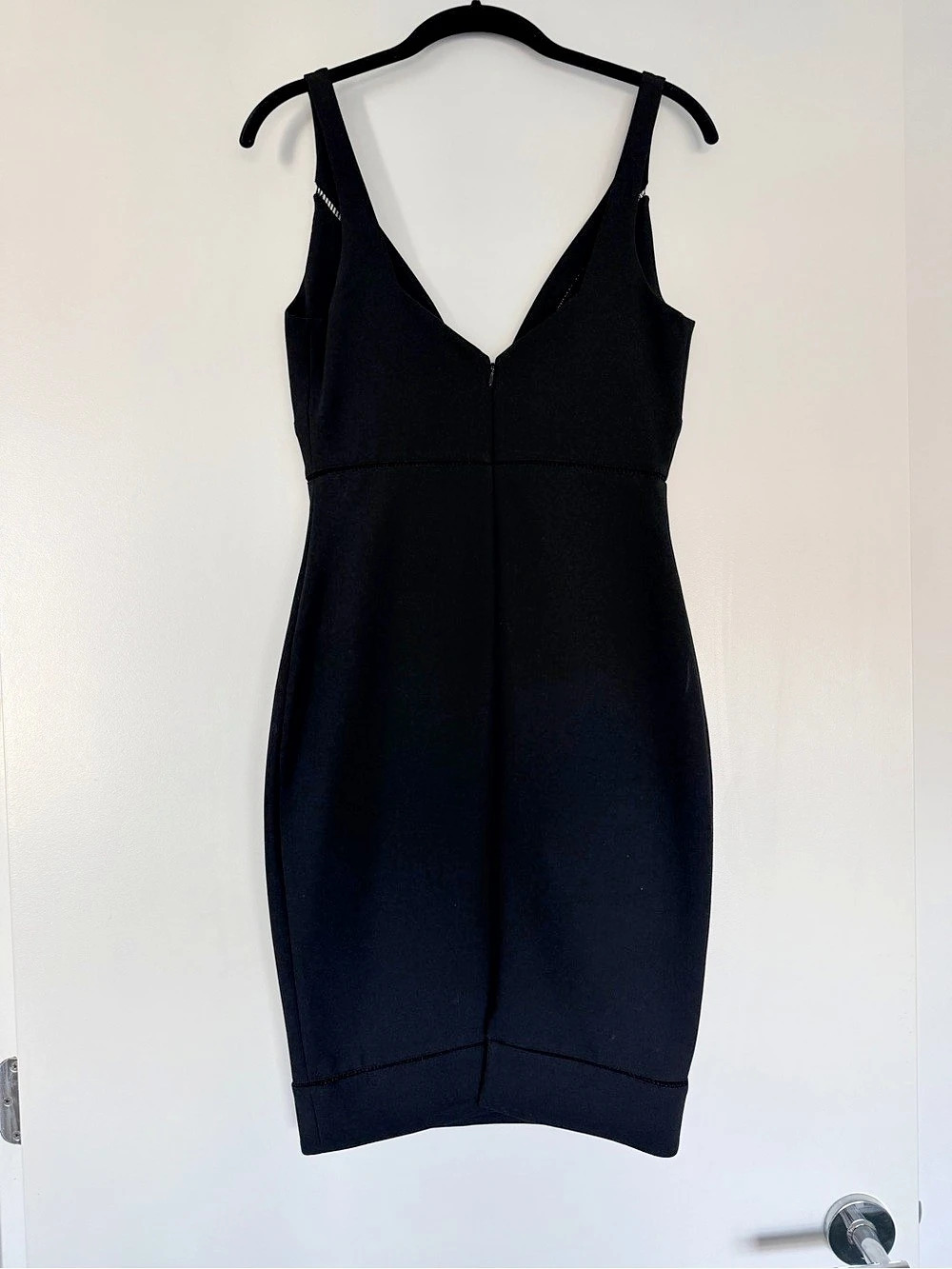 Elizabeth and James Black, Razor Cut, Midi Dress Size 6